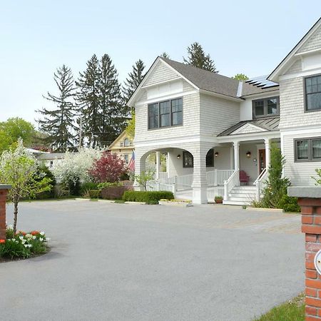 The Springwater Bed And Breakfast Saratoga Springs Bagian luar foto