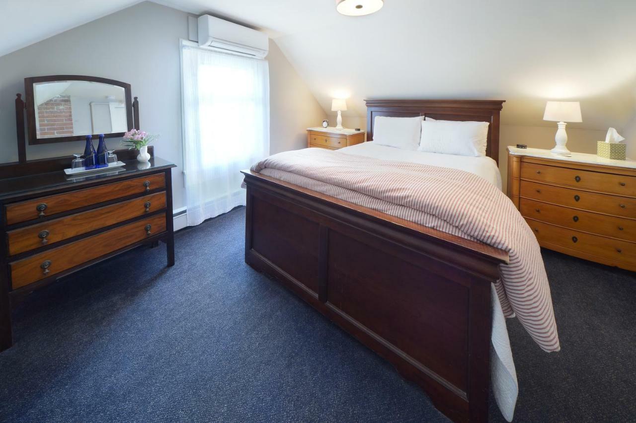 The Springwater Bed And Breakfast Saratoga Springs Bagian luar foto