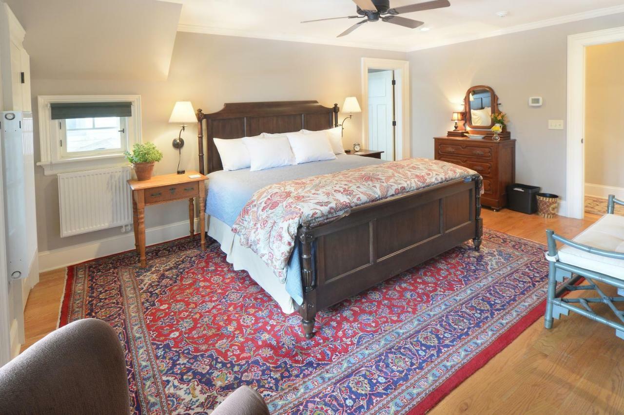The Springwater Bed And Breakfast Saratoga Springs Bagian luar foto