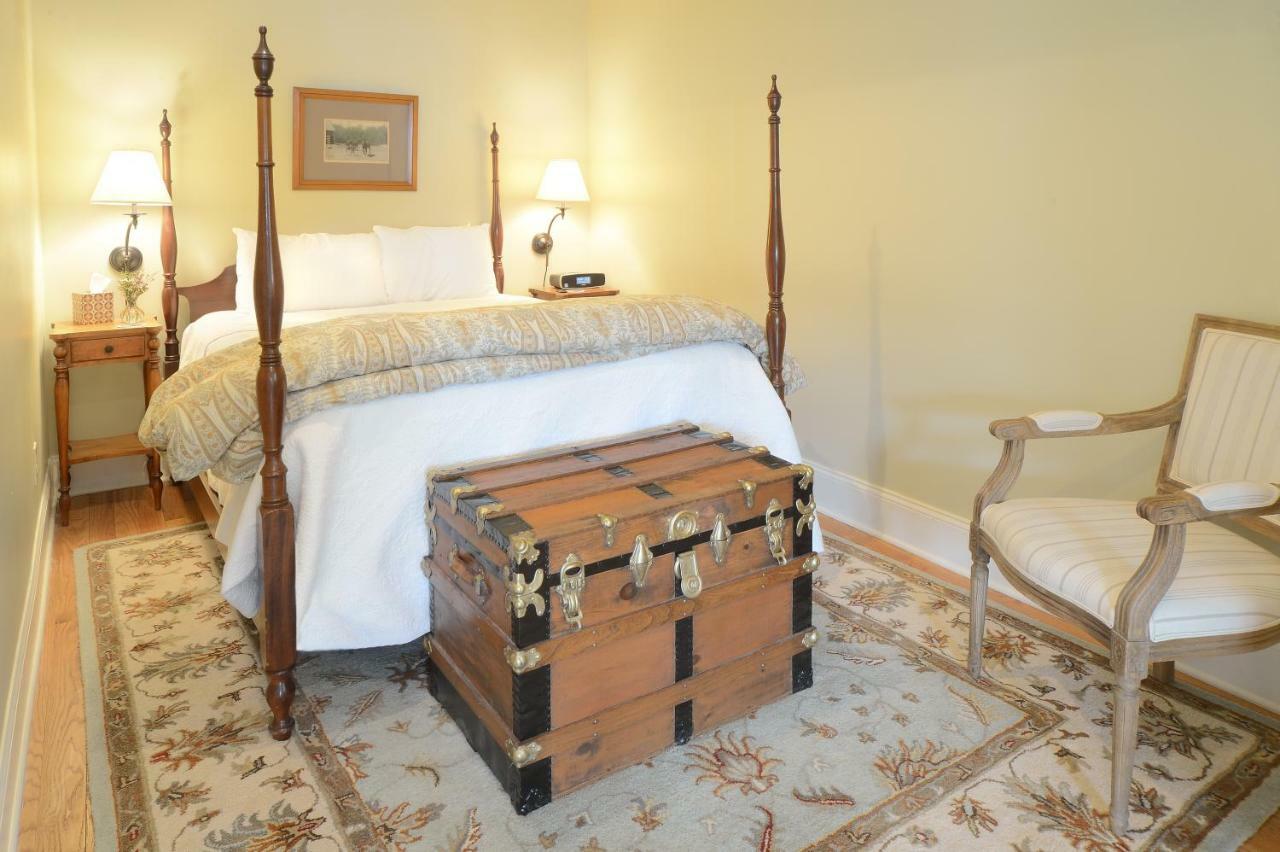 The Springwater Bed And Breakfast Saratoga Springs Bagian luar foto
