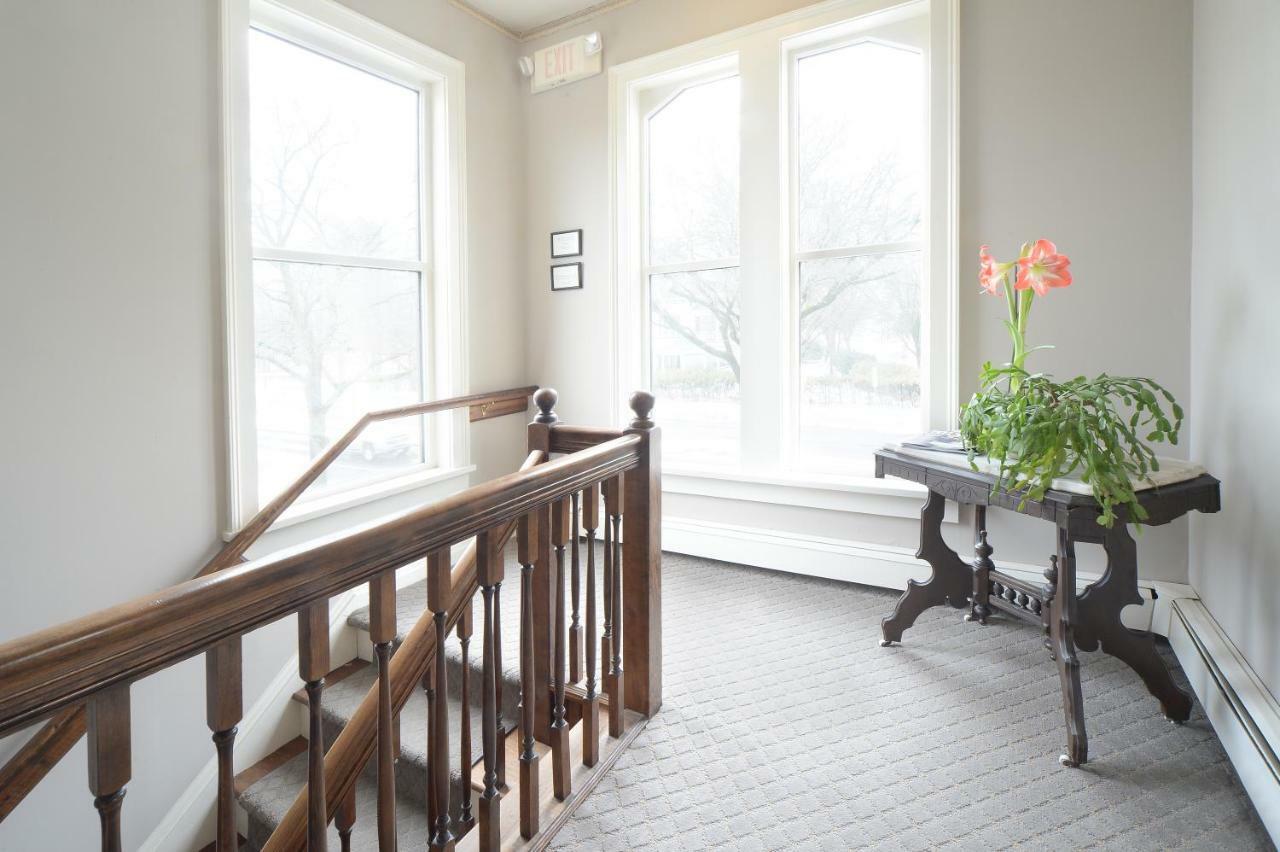 The Springwater Bed And Breakfast Saratoga Springs Bagian luar foto