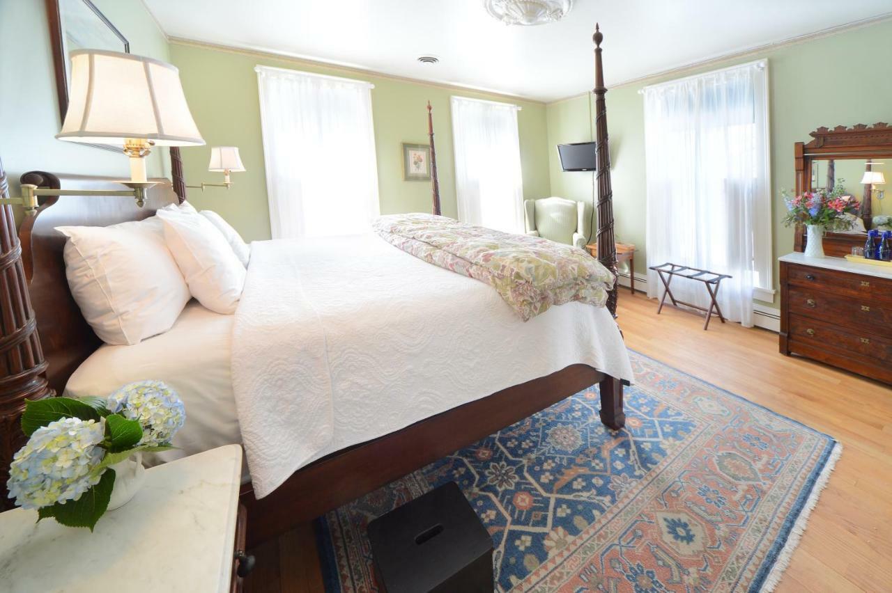 The Springwater Bed And Breakfast Saratoga Springs Bagian luar foto