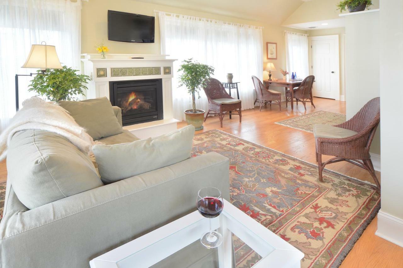 The Springwater Bed And Breakfast Saratoga Springs Bagian luar foto