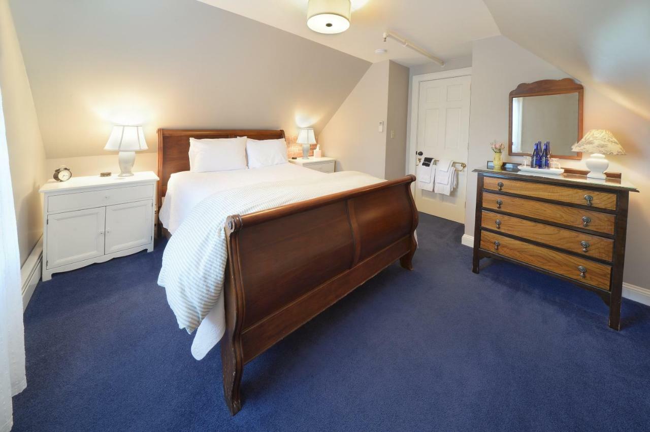 The Springwater Bed And Breakfast Saratoga Springs Bagian luar foto