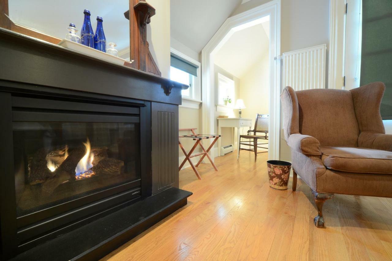 The Springwater Bed And Breakfast Saratoga Springs Bagian luar foto
