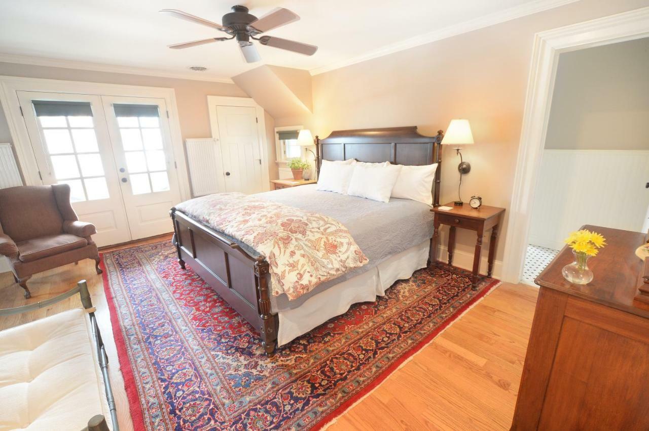 The Springwater Bed And Breakfast Saratoga Springs Bagian luar foto