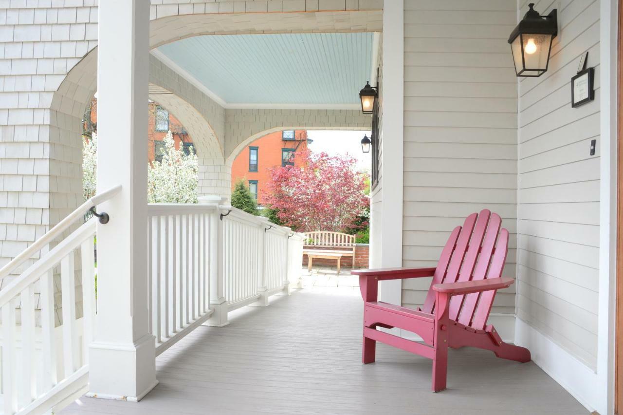 The Springwater Bed And Breakfast Saratoga Springs Bagian luar foto
