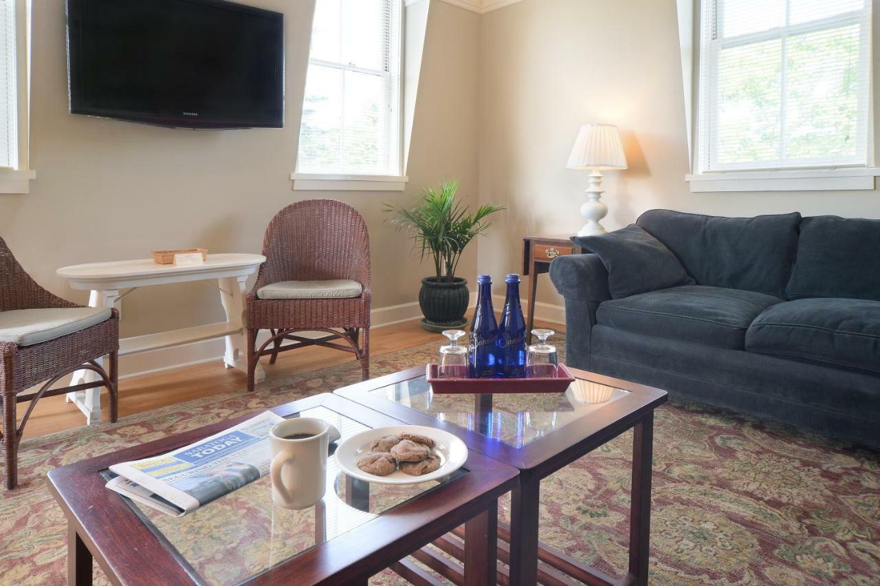 The Springwater Bed And Breakfast Saratoga Springs Bagian luar foto