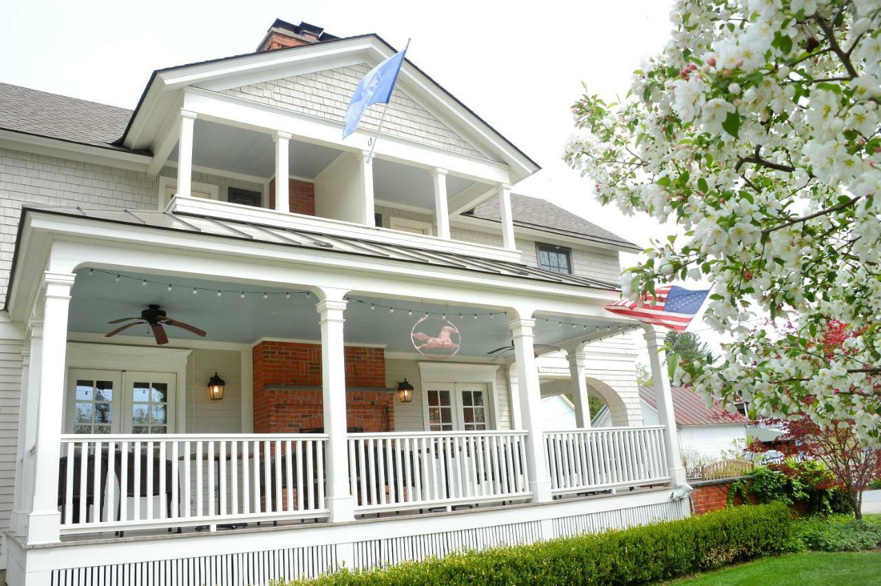 The Springwater Bed And Breakfast Saratoga Springs Bagian luar foto