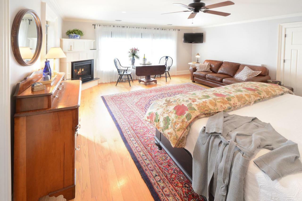 The Springwater Bed And Breakfast Saratoga Springs Bagian luar foto