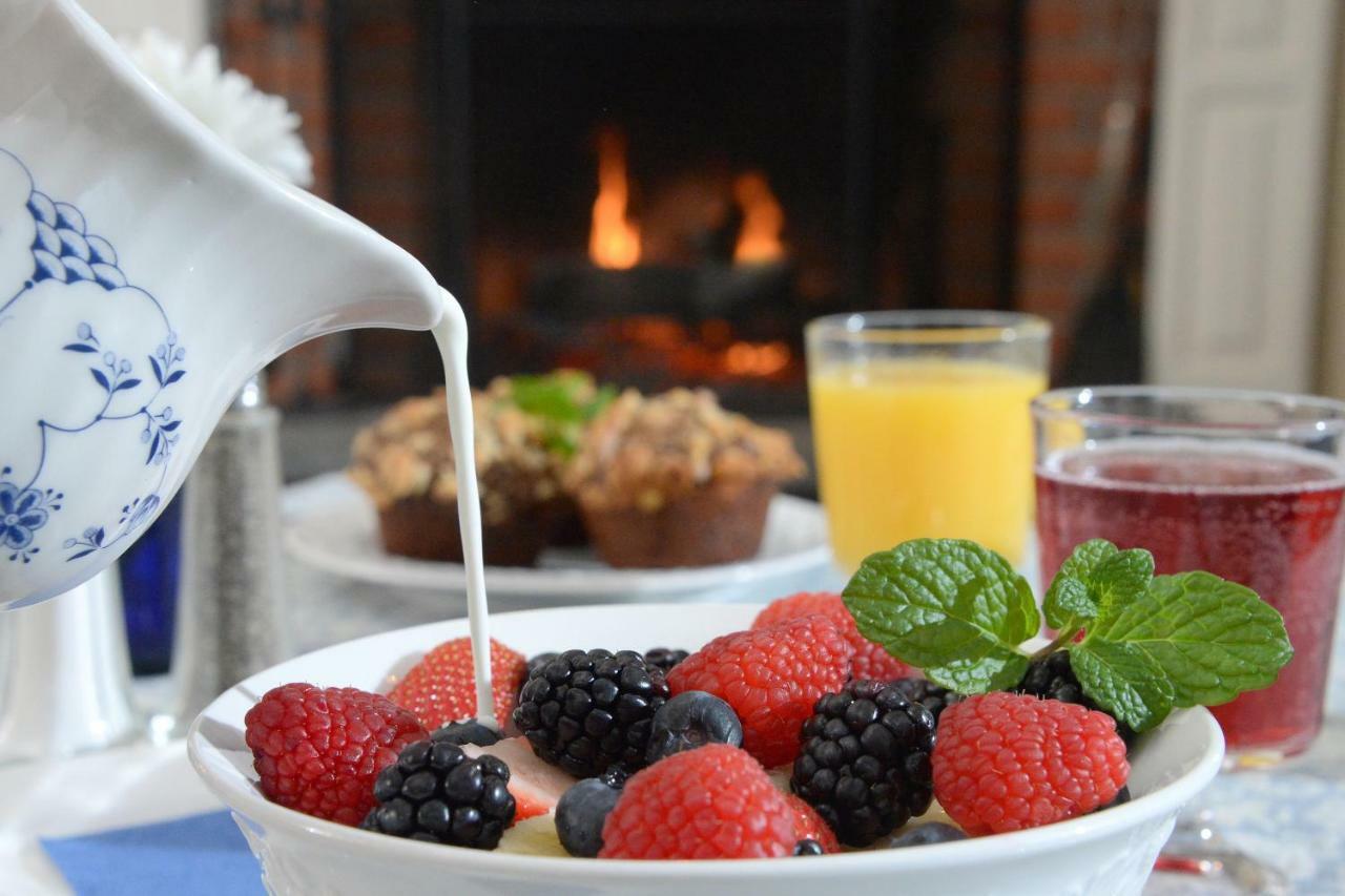 The Springwater Bed And Breakfast Saratoga Springs Bagian luar foto