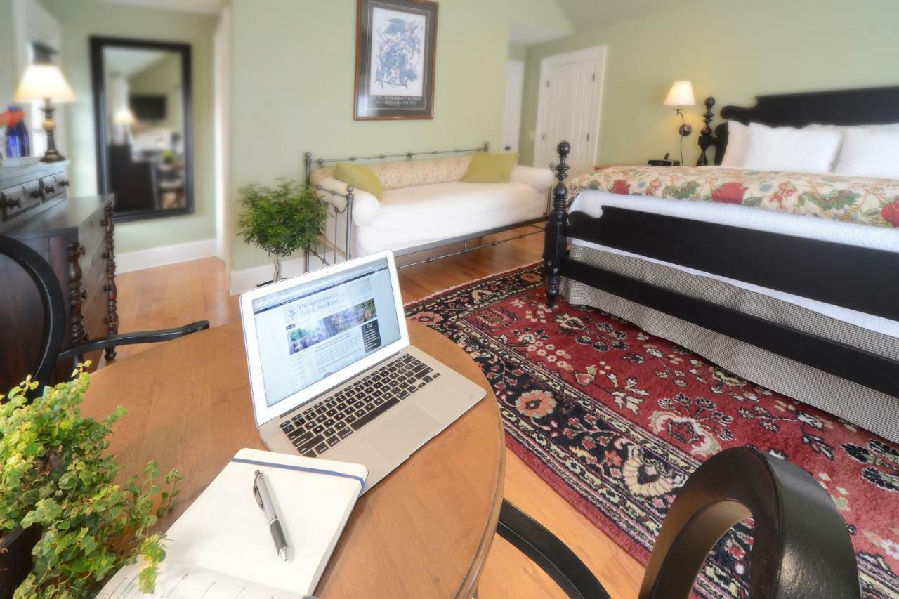 The Springwater Bed And Breakfast Saratoga Springs Bagian luar foto