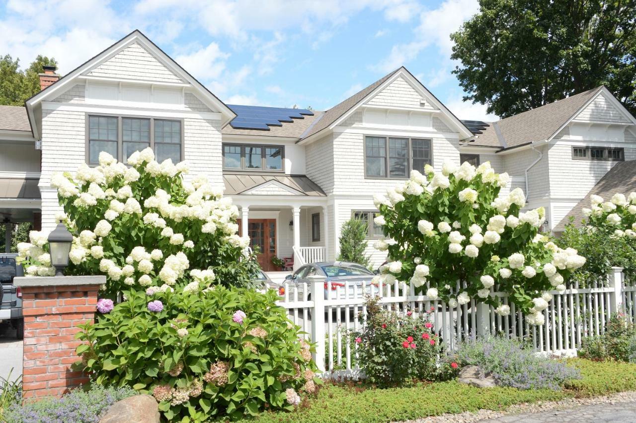 The Springwater Bed And Breakfast Saratoga Springs Bagian luar foto