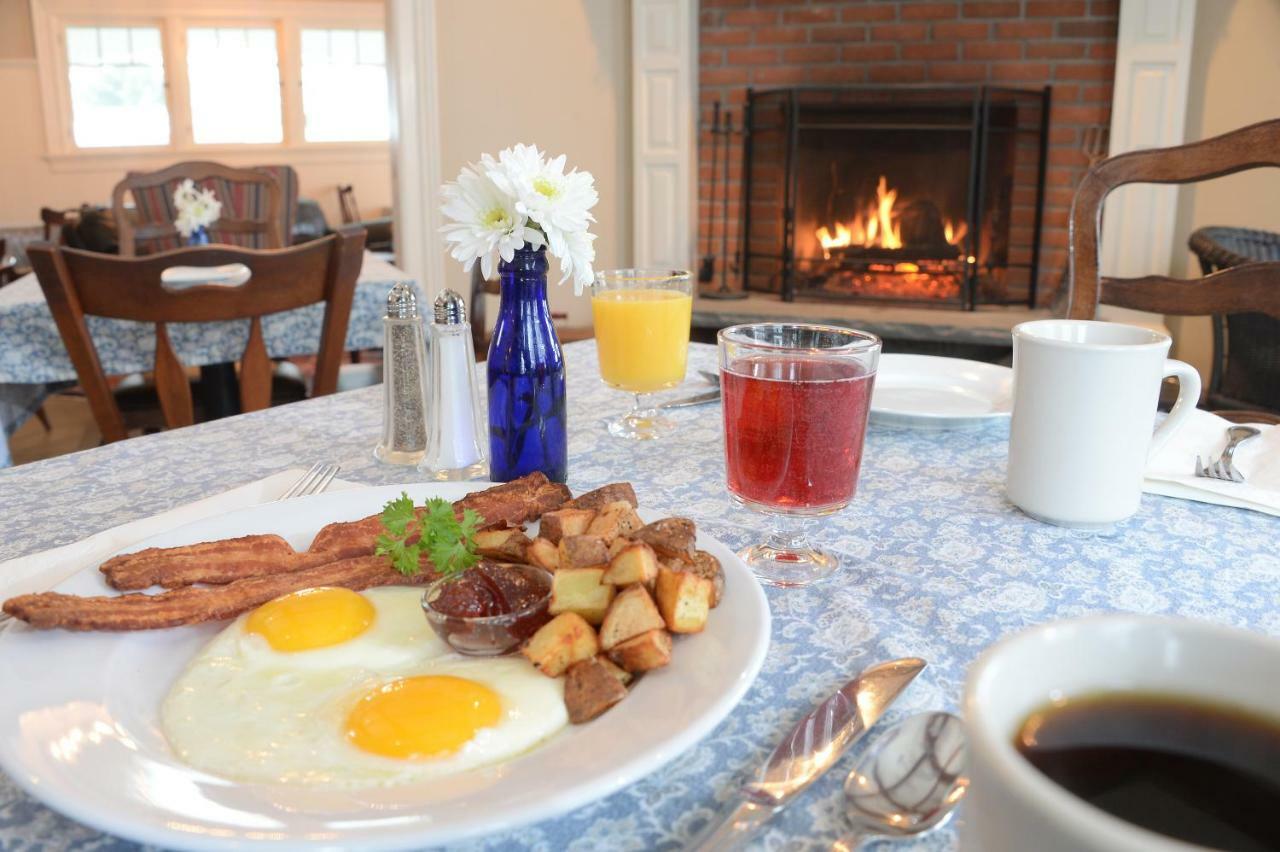 The Springwater Bed And Breakfast Saratoga Springs Bagian luar foto
