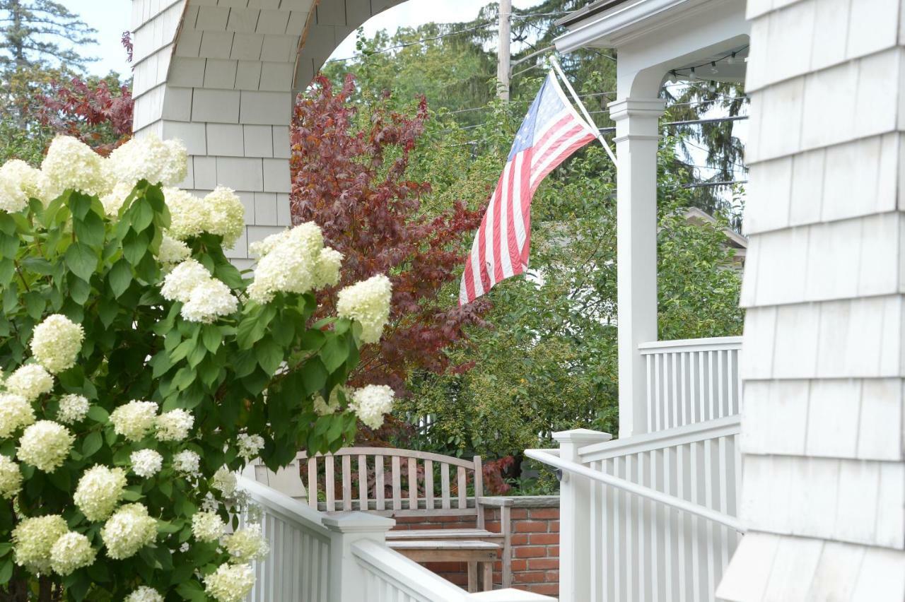 The Springwater Bed And Breakfast Saratoga Springs Bagian luar foto